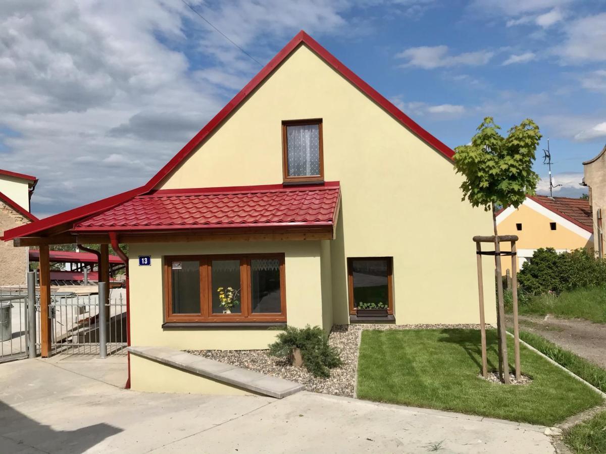 Bendovsky Dvur Acomodação com café da manhã Dusniky Exterior foto